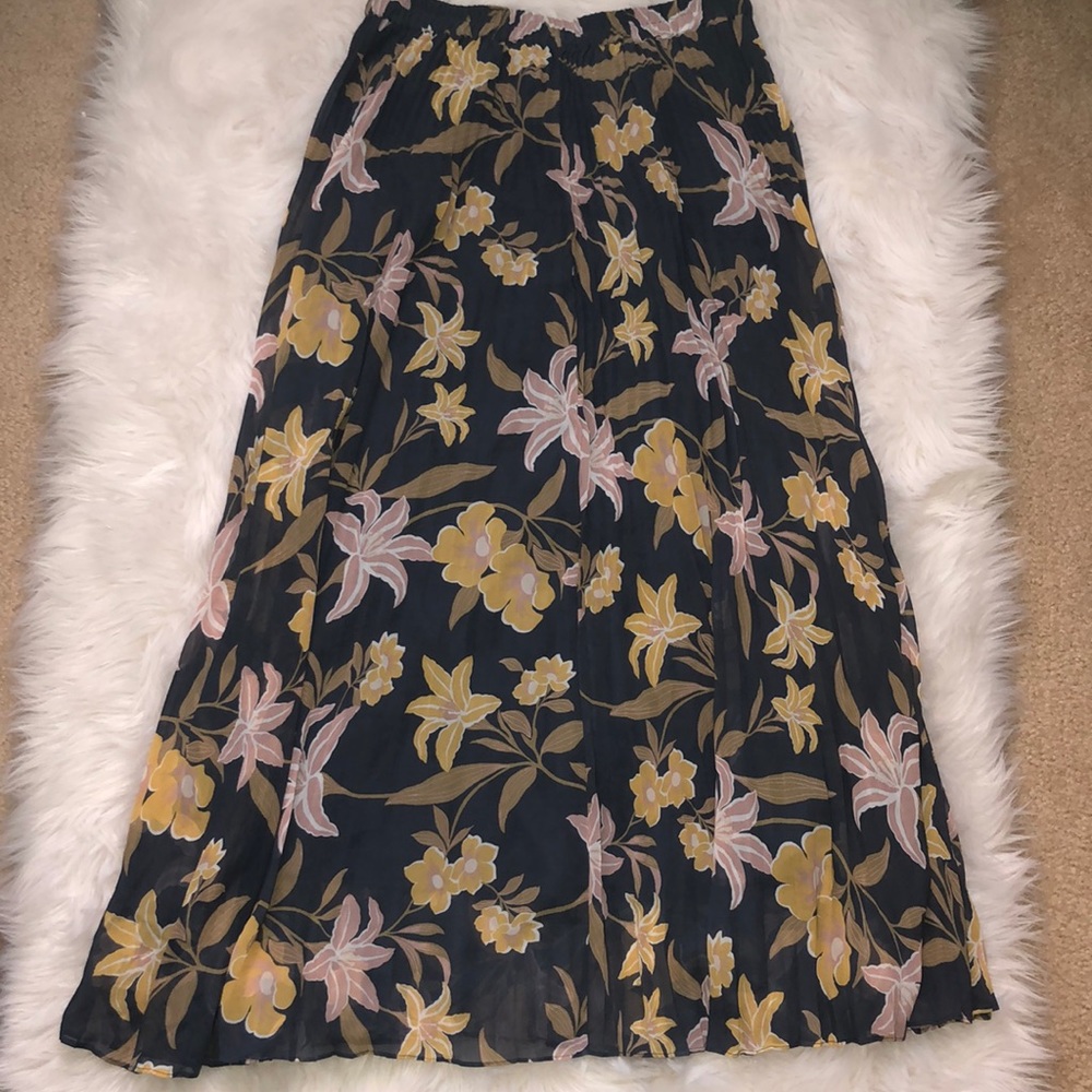 Pleated Grey-Blue maxi flower skirt